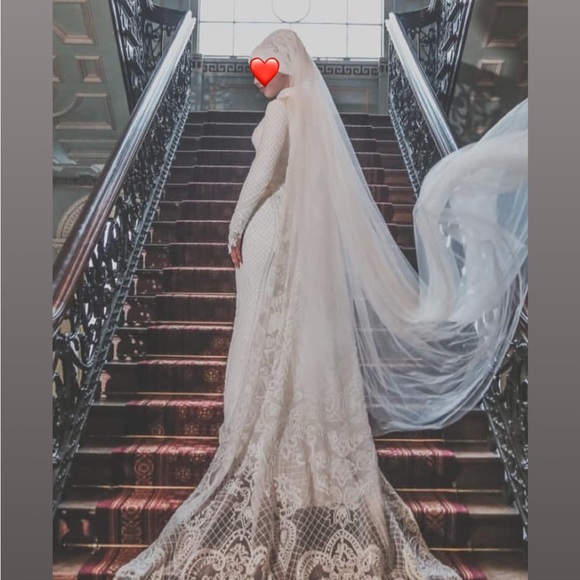 New Pic & Video added*** Zian Couture custom made wedding dress. - Picture 10 of 10